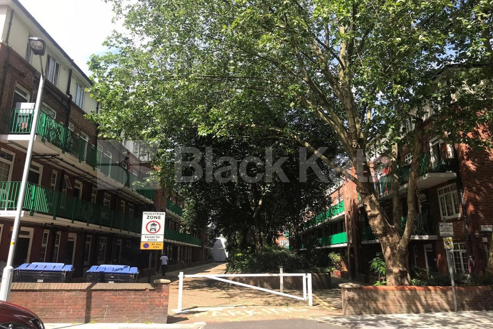 Superbly located Top floor duplex apartment Tower Bridge Road , London Bridge 